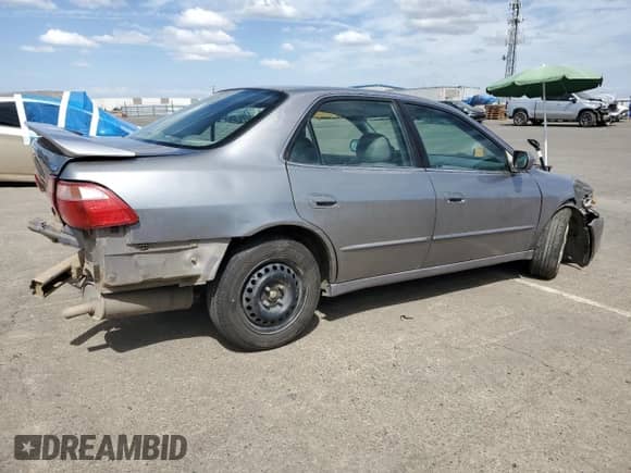 2000 Honda Accord EX with VIN JHMCG6681YC010506, listed as a Copart auction lot 72081805 with 201,896 mi miles and Salvage title. Bid and sale history available at DreamBid. Image 3.