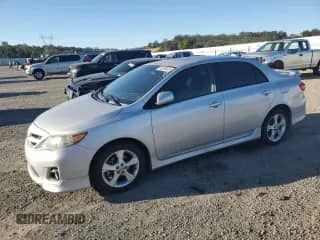 2011 Toyota Corolla L с VIN 2T1BU4EE3BC738487, выставлен на аукционе Copart как лот 85268565 с пробегом 173 298 миль миль и Списание • Salvage title. История ставок и продаж доступна на DreamBid. Изображение 1.