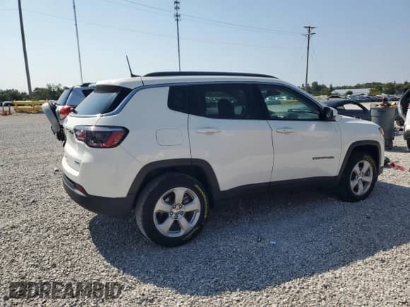 2021 Jeep Compass Latitude with VIN 3C4NJDBB0MT589407, listed as a Copart auction lot 71501795 with 62,093 mi miles and Salvage title. Bid and sale history available at DreamBid. Image 3.