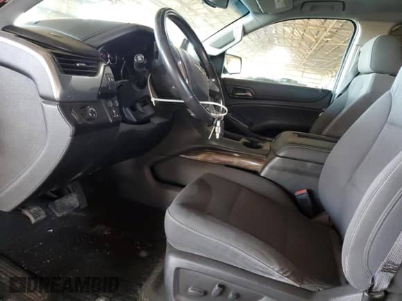 2018 Chevrolet Tahoe LS z VIN 1GNSCAKC7JR388409, wystawiony jako Copart lot #86323815 z przebiegiem 67 959 mil mil oraz Szkoda całkowita • Salvage title. Historia ofert i sprzedaży dostępna na DreamBid. Obrazek 7.