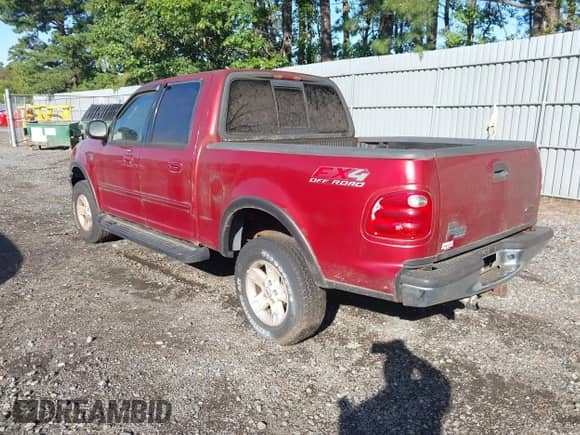 2002 Ford F-150 XLT с VIN 1FTRW08L82KB60106, выставлен на аукционе IAAI как лот 43174786 с пробегом 151 856 миль миль и . История ставок и продаж доступна на DreamBid. Изображение 3.