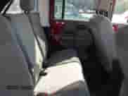 2007 Jeep Wrangler Unlimited Sahara z VIN 1J8GA59187L211825, wystawiony jako IAAI lot #42313099 z przebiegiem 107 554 mil mil oraz . Historia ofert i sprzedaży dostępna na DreamBid. Obrazek 8.