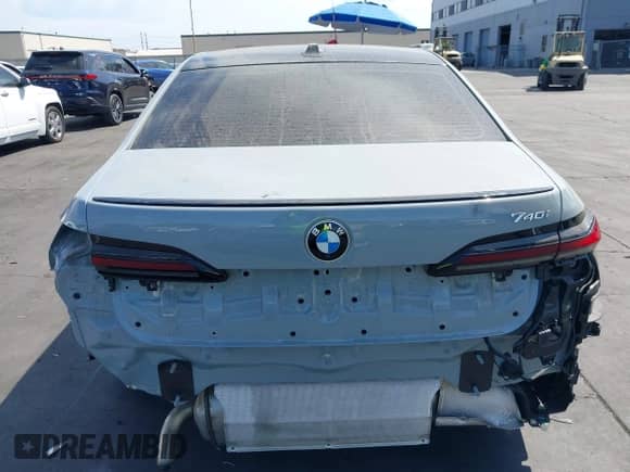 2024 BMW 7 Series 740i z VIN WBA23EH04RCR00071, wystawiony jako IAAI lot #43090481 z przebiegiem 16 534 mil mil oraz . Historia ofert i sprzedaży dostępna na DreamBid. Obrazek 17.