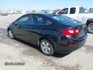 2016 Chevrolet Cruze LS z VIN 1G1BC5SM6G7309298, wystawiony jako IAAI lot #43301977 z przebiegiem 117 014 mil mil oraz . Historia ofert i sprzedaży dostępna na DreamBid. Obrazek 3.