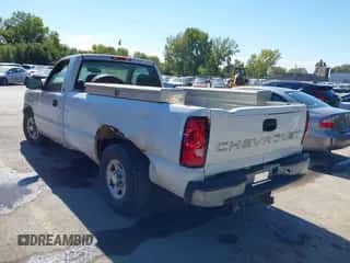 2004 Chevrolet Silverado 1500 Work Truck z VIN 1GCEC14Z34Z311869, wystawiony jako IAAI lot #43417309 z przebiegiem 206 048 mil mil oraz . Historia ofert i sprzedaży dostępna na DreamBid. Obrazek 3.