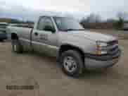 2003 Chevrolet Silverado 2500 Work Truck z VIN 1GCGC24U23Z272693, wystawiony jako Copart lot #52155175 z przebiegiem 164 888 mil mil oraz Czysty tytuł • Clean title. Historia ofert i sprzedaży dostępna na DreamBid. Obrazek 4.