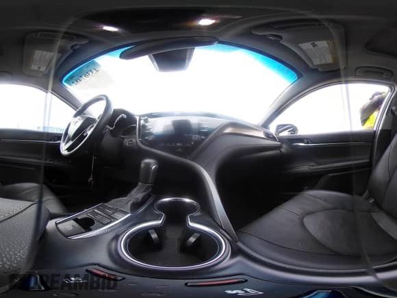 2020 Toyota Camry XSE z VIN 4T1K61AK4LU304860, wystawiony jako IAAI lot #43367482 z przebiegiem 70 312 mil mil oraz . Historia ofert i sprzedaży dostępna na DreamBid. Obrazek 19.