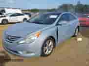 2012 Hyundai Sonata SE z VIN 5NPEC4AC3CH378866, wystawiony jako IAAI lot #43324792 z przebiegiem 127 516 mil mil oraz . Historia ofert i sprzedaży dostępna na DreamBid. Obrazek 2.