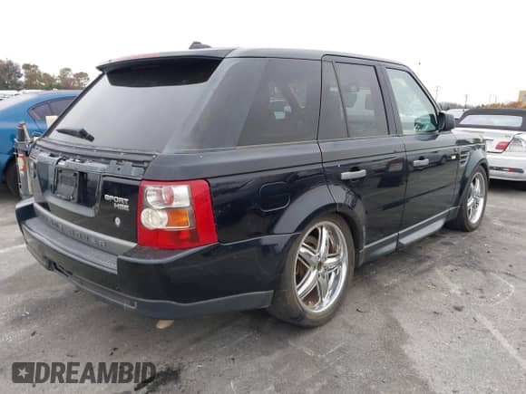 2008 Land Rover Range Rover Sport HSE z VIN SALSK25418A183224, wystawiony jako IAAI lot #42138752 z przebiegiem 162 014 mil mil oraz . Historia ofert i sprzedaży dostępna na DreamBid. Obrazek 4.