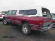 1996 Dodge 1500 z VIN 3B7HF13Z9TG185425, wystawiony jako IAAI lot #43512499 z przebiegiem 102 934 mil mil oraz . Historia ofert i sprzedaży dostępna na DreamBid. Obrazek 3.