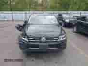 2020 Volkswagen Tiguan S с VIN 3VV1B7AX4LM015901, выставлен на аукционе IAAI как лот 43328804 с пробегом 94 638 миль миль и . История ставок и продаж доступна на DreamBid. Изображение 12.