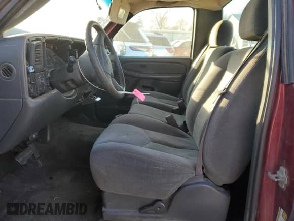 2005 Chevrolet Silverado 1500 z VIN 1GCEC14T45Z271864, wystawiony jako Copart lot #84507104 z przebiegiem 191 813 mil mil oraz Szkoda całkowita • Salvage title. Historia ofert i sprzedaży dostępna na DreamBid. Obrazek 7.