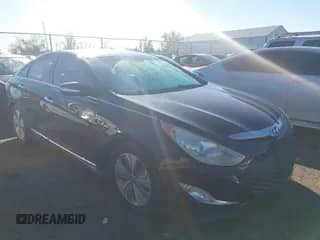 2013 Hyundai Sonata z VIN KMHEC4A46DA094967, wystawiony jako IAAI lot #43497392 z przebiegiem 180 169 mil mil oraz . Historia ofert i sprzedaży dostępna na DreamBid. Obrazek 1.