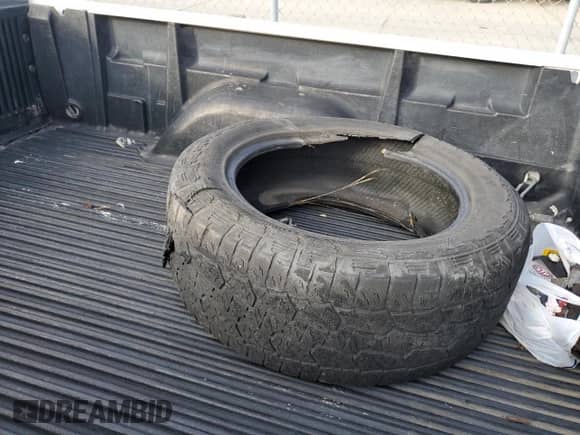2005 GMC Sierra 1500 Work Truck with VIN 1GTEC14V45Z226490, listed as a Copart auction lot 45606305 with 205,203 mi miles and Salvage title. Bid and sale history available at DreamBid. Image 12.