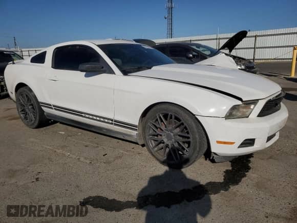 2012 Ford Mustang Premium с VIN 1ZVBP8AMXC5259166, выставлен на аукционе Copart как лот 86184495 с пробегом 182 667 миль миль и Списание • Salvage title. История ставок и продаж доступна на DreamBid. Изображение 4.