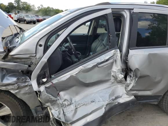 2017 Jeep Compass High Altitude с VIN 1C4NJDEB2HD168148, выставлен на аукционе Copart как лот 70973585 с пробегом 94 136 миль миль и Списание • Salvage title. История ставок и продаж доступна на DreamBid. Изображение 7.