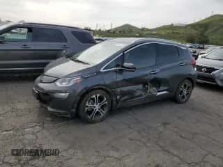 2018 Chevrolet Bolt EV Premier z VIN 1G1FX6S05J4131725, wystawiony jako Copart lot #41514173 z przebiegiem 133 273 mil mil oraz . Historia ofert i sprzedaży dostępna na DreamBid. Obrazek 1.