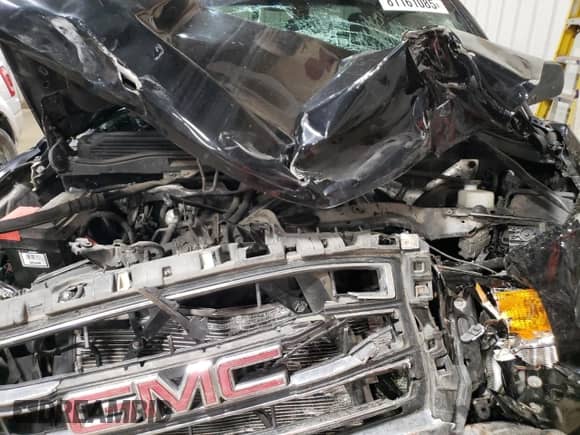 2015 GMC Sierra 1500 SLE with VIN 3GTU2UEC8FG415965, listed as a Copart auction lot 81161085 with 67,936 mi miles and Salvage title. Bid and sale history available at DreamBid. Image 11.