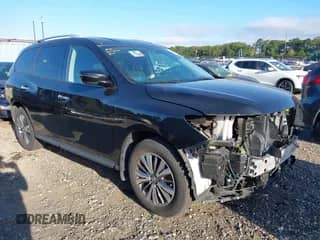 2019 Nissan Pathfinder S z VIN 5N1DR2MM0KC653652, wystawiony jako IAAI lot #43070891 z przebiegiem 49 424 mil mil oraz . Historia ofert i sprzedaży dostępna na DreamBid. Obrazek 1.