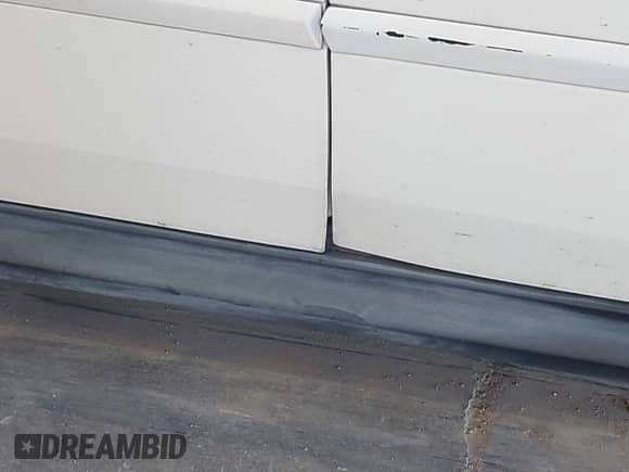 2004 Chevrolet Malibu Maxx LS z VIN 1G1ZT64854F163739, wystawiony jako IAAI lot #43558516 z przebiegiem 213 389 mil mil oraz . Historia ofert i sprzedaży dostępna na DreamBid. Obrazek 6.