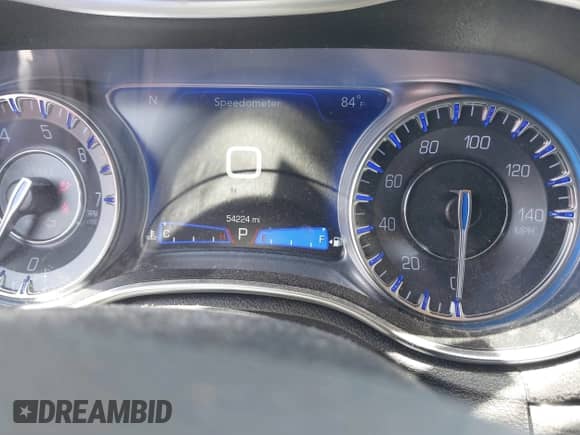 2019 Chrysler 300 Touring с VIN 2C3CCAAG4KH636929, выставлен на аукционе IAAI как лот 42156911 с пробегом 54 224 миль миль и . История ставок и продаж доступна на DreamBid. Изображение 7.