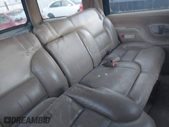 1995 Chevrolet Tahoe z VIN 1GNEK13KXSJ455283, wystawiony jako IAAI lot #42630439 z przebiegiem 195 799 mil mil oraz . Historia ofert i sprzedaży dostępna na DreamBid. Obrazek 8.