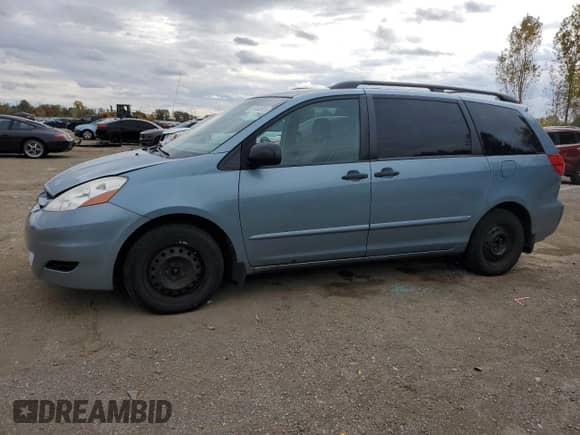 2009 Toyota Sienna CE с VIN 5TDZK29C29S286096, выставлен на аукционе Copart как лот 87053585 с пробегом 209 206 миль миль и Чистый • Clean title. История ставок и продаж доступна на DreamBid. Изображение 1.