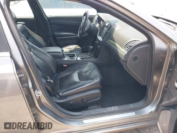 2011 Chrysler 300 C с VIN 2C3CA6CT2BH559684, выставлен на аукционе IAAI как лот 42399479 с пробегом 248 234 миль миль и . История ставок и продаж доступна на DreamBid. Изображение 5.