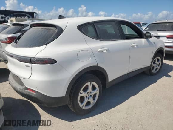 2024 Dodge Hornet GT z VIN ZACNDFAN7R3A42610, wystawiony jako Copart lot #75350644 z przebiegiem Nie podano mil oraz Nie do naprawy • Non repairable. Historia ofert i sprzedaży dostępna na DreamBid. Obrazek 3.