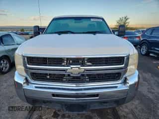 2008 Chevrolet Silverado 2500HD Work Truck z VIN 1GCHK24KX8E184219, wystawiony jako Copart lot #84604635 z przebiegiem 175 981 mil mil oraz Szkoda całkowita • Salvage title. Historia ofert i sprzedaży dostępna na DreamBid. Obrazek 5.