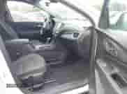 2018 Chevrolet Equinox LT z VIN 2GNAXJEV2J6196372, wystawiony jako IAAI lot #43393874 z przebiegiem 81 176 mil mil oraz . Historia ofert i sprzedaży dostępna na DreamBid. Obrazek 5.