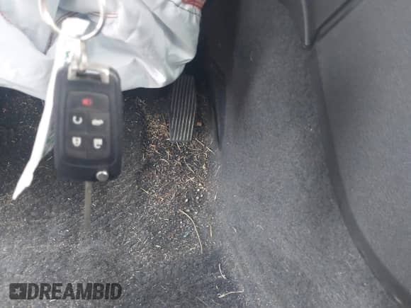 2015 Chevrolet Malibu LT z VIN 1G11C5SL0FF322443, wystawiony jako IAAI lot #43340640 z przebiegiem 149 026 mil mil oraz . Historia ofert i sprzedaży dostępna na DreamBid. Obrazek 11.