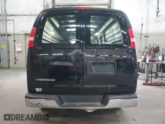 2017 Chevrolet Express Cargo с VIN 1GCWGBFF9H1259458, выставлен на аукционе Copart как лот 59742655 с пробегом 124 536 миль миль и Списание • Salvage title. История ставок и продаж доступна на DreamBid. Изображение 6.