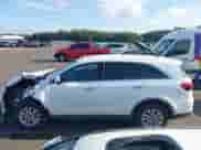 2020 Kia Sorento LX z VIN 5XYPG4A51LG621791, wystawiony jako IAAI lot #43031906 z przebiegiem 113 401 mil mil oraz . Historia ofert i sprzedaży dostępna na DreamBid. Obrazek 14.