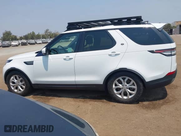 2018 Land Rover Discovery SE with VIN SALRG2RV4JA069551, listed as a IAAI auction lot 42903823 with 77,787 mi miles and . Bid and sale history available at DreamBid. Image 14.