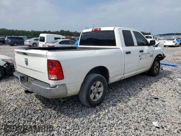 2017 Ram 1500 Express z VIN 1C6RR6FG5HS582804, wystawiony jako Copart lot #65197585 z przebiegiem 17 227 mil mil oraz Szkoda całkowita • Salvage title. Historia ofert i sprzedaży dostępna na DreamBid. Obrazek 3.