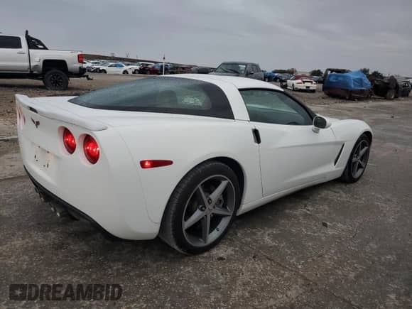 2012 Chevrolet Corvette 3LT с VIN 1G1YG2DW3C5100473, выставлен на аукционе Copart как лот 88649045 с пробегом 62 357 миль миль и Списание • Salvage title. История ставок и продаж доступна на DreamBid. Изображение 3.