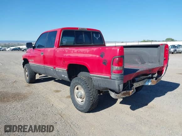 1997 Dodge 2500 with VIN 3B7KF23Z3VG836630, listed as a IAAI auction lot 39773313 with 155,129 mi miles and . Bid and sale history available at DreamBid. Image 3.