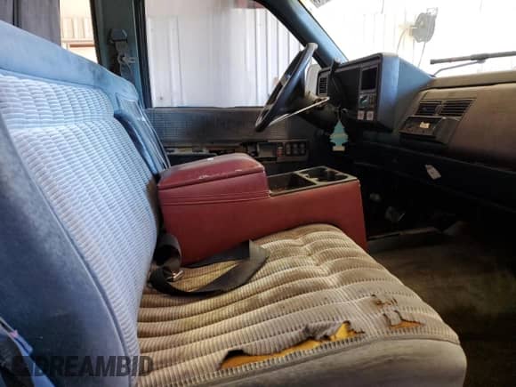 1991 Chevrolet Silverado 1500 с VIN 1GCDK14K7MZ100918, выставлен на аукционе Copart как лот 73383764 с пробегом 608 880 миль миль и Списание • Salvage title. История ставок и продаж доступна на DreamBid. Изображение 10.