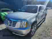 2013 Cadillac Escalade ESV Luxury с VIN 1GYS4HEF3DR217482, выставлен на аукционе IAAI как лот 41508364 с пробегом 200 364 миль миль и . История ставок и продаж доступна на DreamBid. Изображение 2.