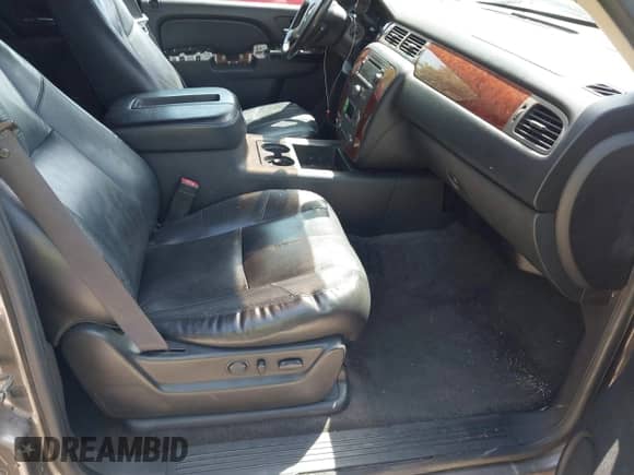 2012 Chevrolet Suburban LT с VIN 1GNSKJE75CR194689, выставлен на аукционе IAAI как лот 42866517 с пробегом 236 271 миль миль и . История ставок и продаж доступна на DreamBid. Изображение 5.