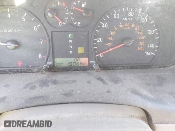 2002 Hyundai Sonata GLS z VIN KMHWF35H12A541379, wystawiony jako IAAI lot #42736860 z przebiegiem 190 682 mil mil oraz . Historia ofert i sprzedaży dostępna na DreamBid. Obrazek 7.