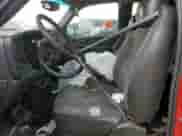2005 Chevrolet Silverado 1500 Work Truck с VIN 1GCEC19X65Z168456, выставлен на аукционе Copart как лот 68110095 с пробегом Не указан миль и Списание • Salvage title. История ставок и продаж доступна на DreamBid. Изображение 7.