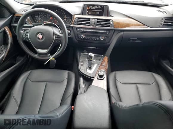 2015 BMW 3 Series 328i xDrive z VIN WBA3B3G5XFNR87595, wystawiony jako Copart lot #83837325 z przebiegiem 117 549 mil mil oraz Szkoda całkowita • Salvage title. Historia ofert i sprzedaży dostępna na DreamBid. Obrazek 8.