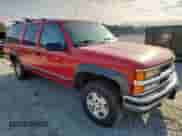 1995 Chevrolet Suburban с VIN 1GNFK16K1SJ337056, выставлен на аукционе Copart как лот 81636005 с пробегом 260 244 миль миль и Чистый • Clean title. История ставок и продаж доступна на DreamBid. Изображение 4.