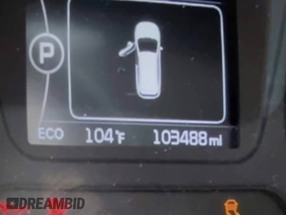 2017 Kia Sorento LX z VIN 5XYPG4A35HG257963, wystawiony jako IAAI lot #43105032 z przebiegiem 103 488 mil mil oraz . Historia ofert i sprzedaży dostępna na DreamBid. Obrazek 14.