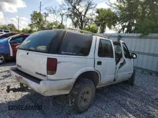 1996 Chevrolet Blazer с VIN 1GNCS13W4T2251083, выставлен на аукционе Copart как лот 89459095 с пробегом 147 830 миль миль и Списание • Salvage title. История ставок и продаж доступна на DreamBid. Изображение 3.