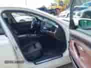 2014 BMW 5 Series 528i xDrive z VIN WBA5A7C57ED614026, wystawiony jako IAAI lot #43072437 z przebiegiem 125 948 mil mil oraz . Historia ofert i sprzedaży dostępna na DreamBid. Obrazek 5.