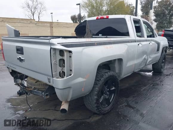 2016 Chevrolet Silverado 1500 Custom z VIN 1GCRCPEC9GZ365020, wystawiony jako IAAI lot #41772792 z przebiegiem 139 591 mil mil oraz . Historia ofert i sprzedaży dostępna na DreamBid. Obrazek 4.