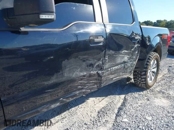 2018 Ford F-150 XLT z VIN 1FTEW1EP8JFC39133, wystawiony jako IAAI lot #43478321 z przebiegiem 132 367 mil mil oraz . Historia ofert i sprzedaży dostępna na DreamBid. Obrazek 6.